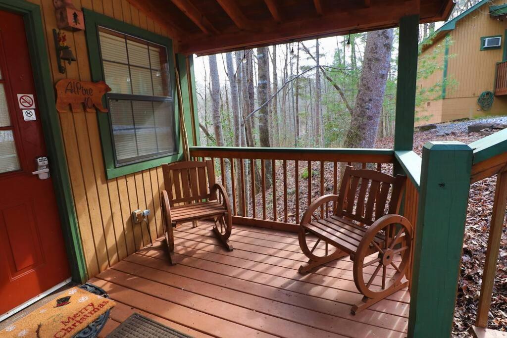 Mountain Cabin 2B Jacuzzi #10 Helen Bagian luar foto